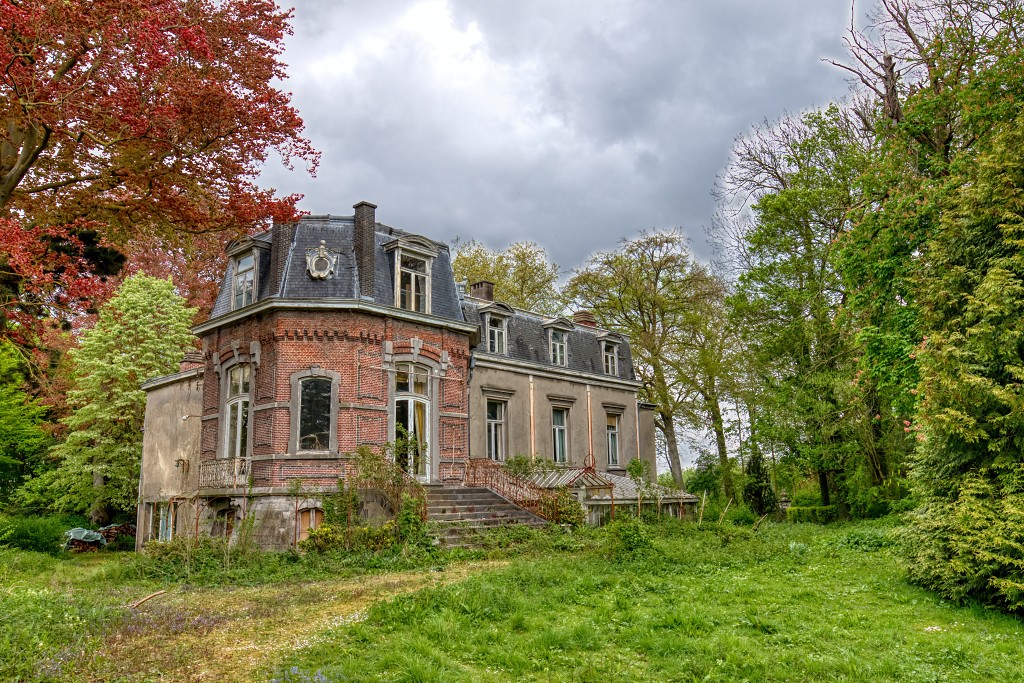 HDR manoir de l'avocat urbex decay verlaten villa lost place places abandoned explorer piano belgie belgique